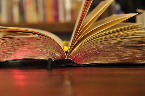 湖北成人高考选专业和选学校哪个更重要？